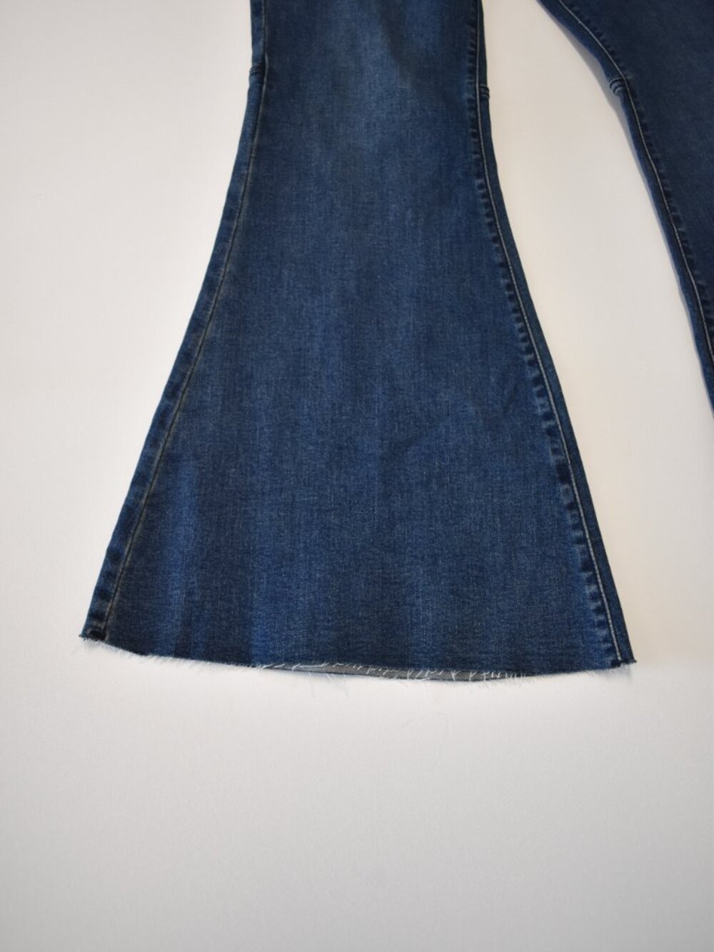 NWT C&V Jeans Youth Girls Flare Leg-Hippie-Wide Bottoms-Stylish-Size Lrg 12/14 - Picture 2 of 6